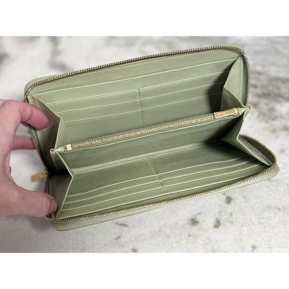 Auth. Celine Green & Black Large Lambskin Leather Long Zippy Wallet - Picture 4 of 11